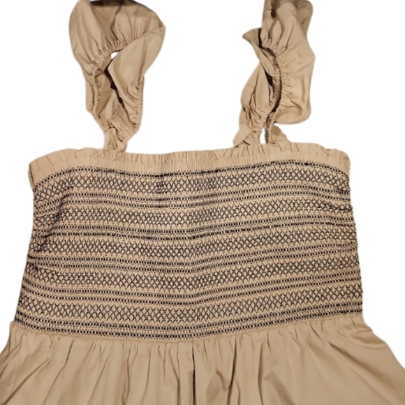 NEW! ANN TAYLOR Embroidered Smocked Ruffle Shoulder Midi Dress XL. - Picture 5 of 6